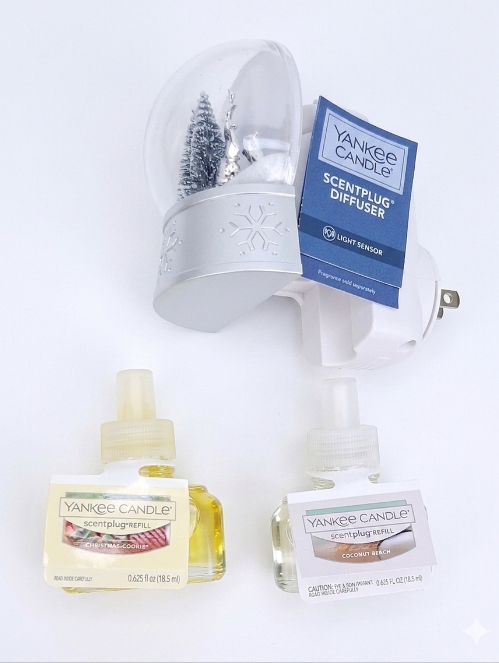 Yankee Candle Snow Globe ScentPlug Diffuser + 2 Refill Set New